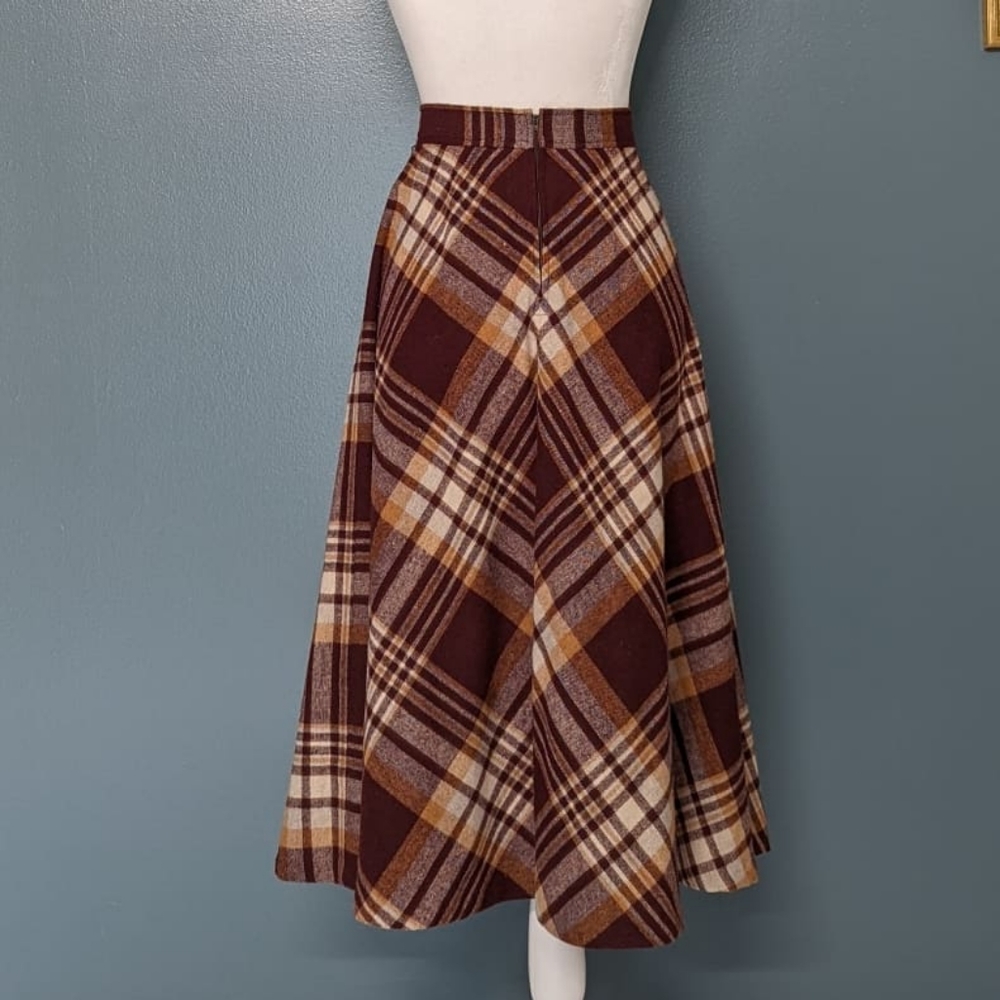Sold! 1970s ILGWU Burgundy, Gold, and Cream College Town Skirt
